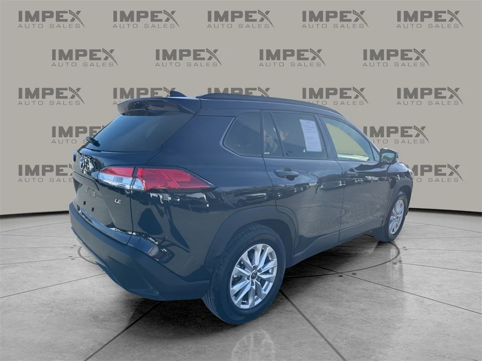 2025 Toyota Corolla Cross - Image 5 of 12