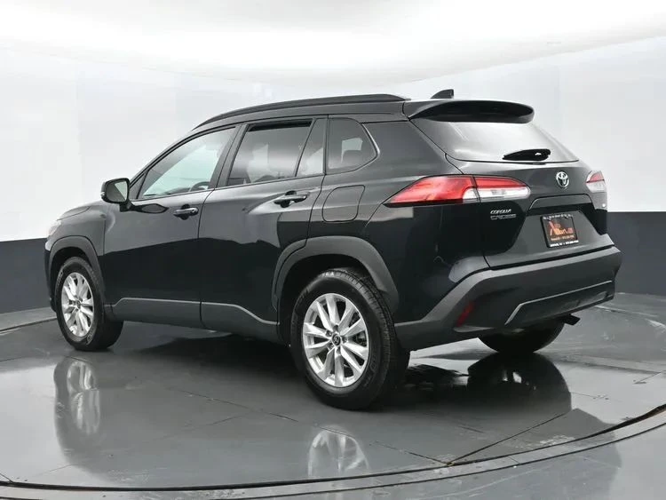 2025 Toyota Corolla Cross - Image 9 of 12