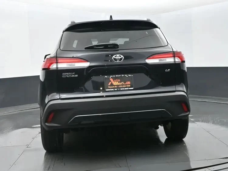 2025 Toyota Corolla Cross - Image 8 of 12