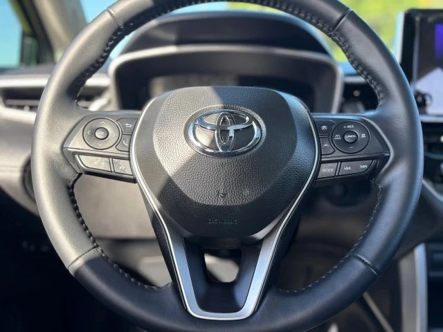 2025 Toyota Corolla Cross - Image 13 of 21
