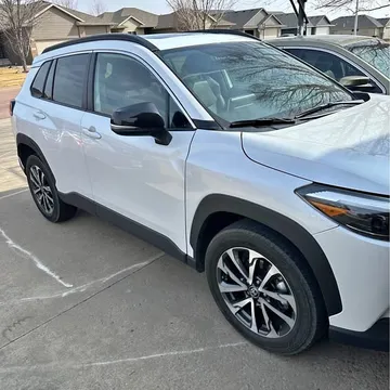 2025 Toyota Corolla Cross XLE