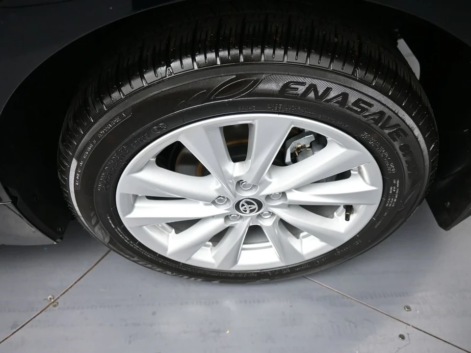 2025 Toyota Corolla 12th Gen - Image 15 of 21