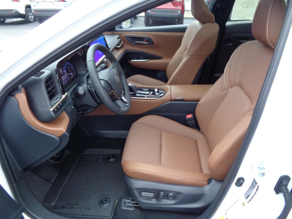 2025 Toyota Crown 16th Gen - Image 12 of 21