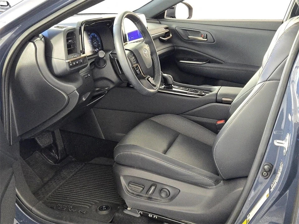2025 Toyota Crown 16th Gen - Image 7 of 12