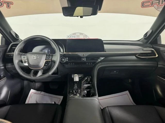 2025 Toyota Crown 16th Gen - Image 11 of 12