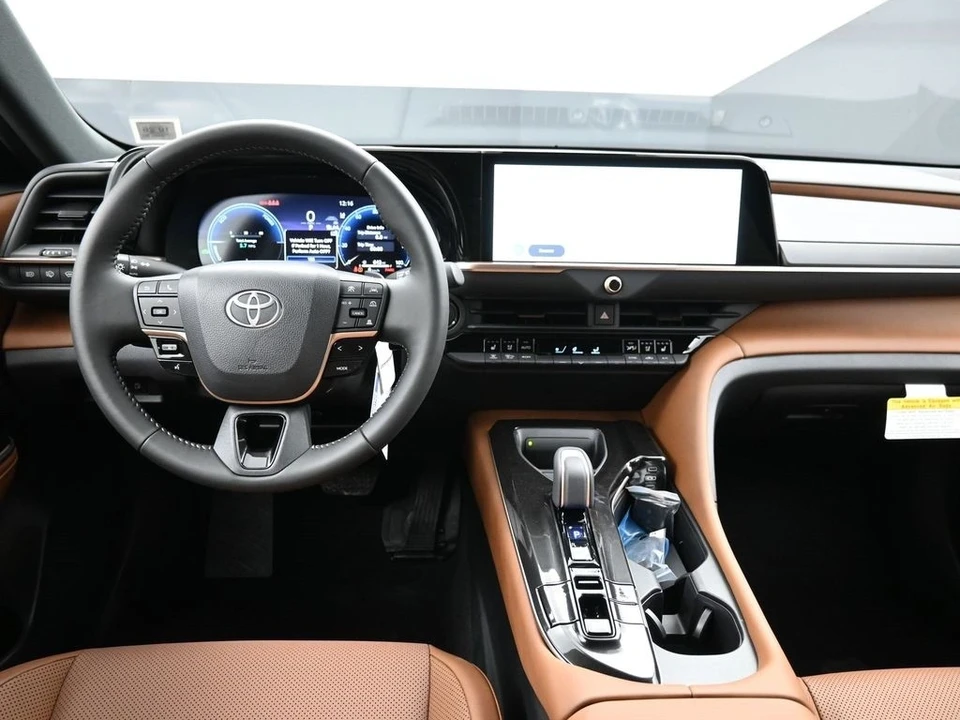 2025 Toyota Crown 16th Gen - Image 19 of 21