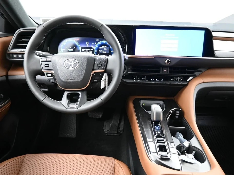 2025 Toyota Crown 16th Gen - Image 19 of 21