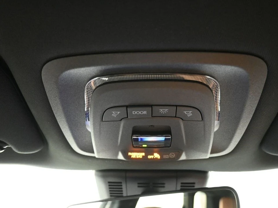 2025 Toyota Crown 16th Gen - Image 17 of 21