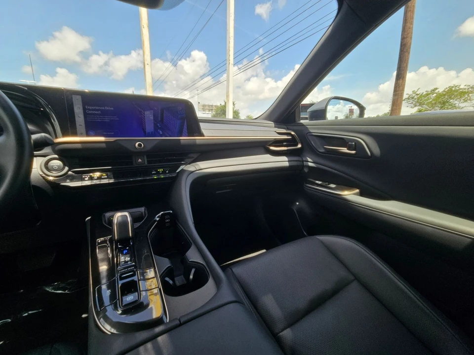 2025 Toyota Crown 16th Gen - Image 23 of 31