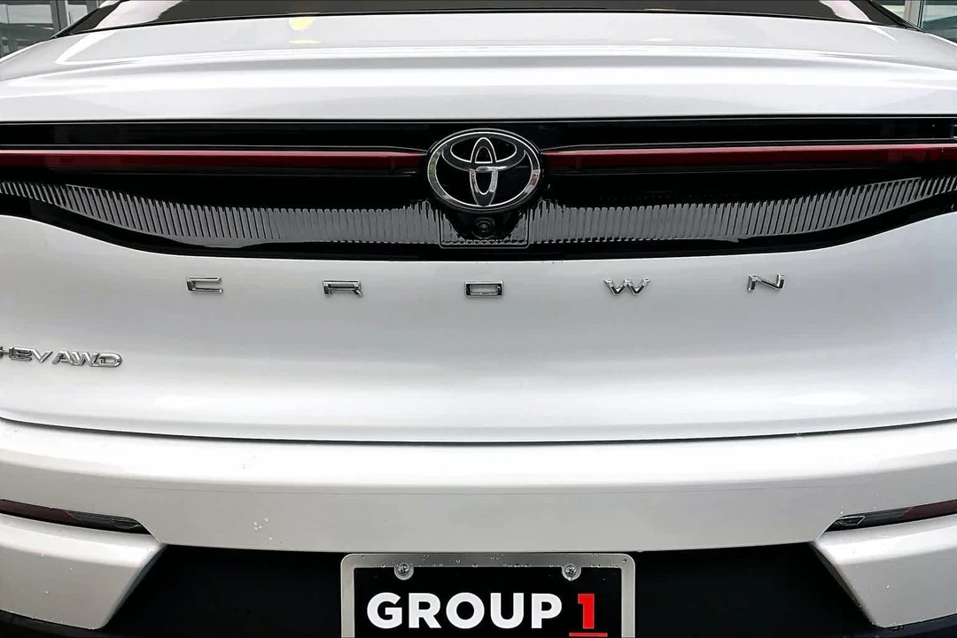 2025 Toyota Crown 16th Gen - Image 10 of 12