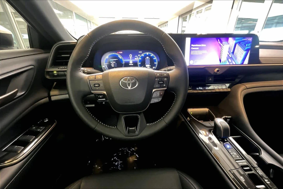 2025 Toyota Crown 16th Gen - Image 6 of 12
