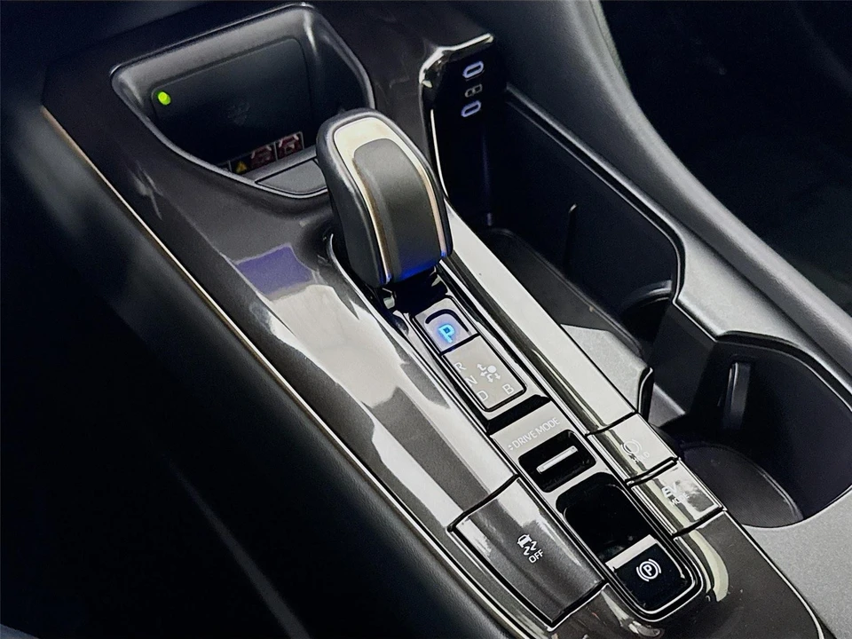 2025 Toyota Crown 16th Gen - Image 18 of 31