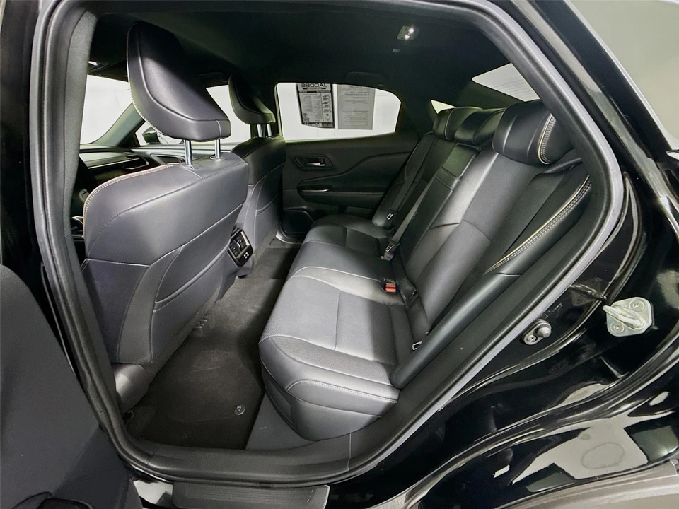 2025 Toyota Crown 16th Gen - Image 20 of 31