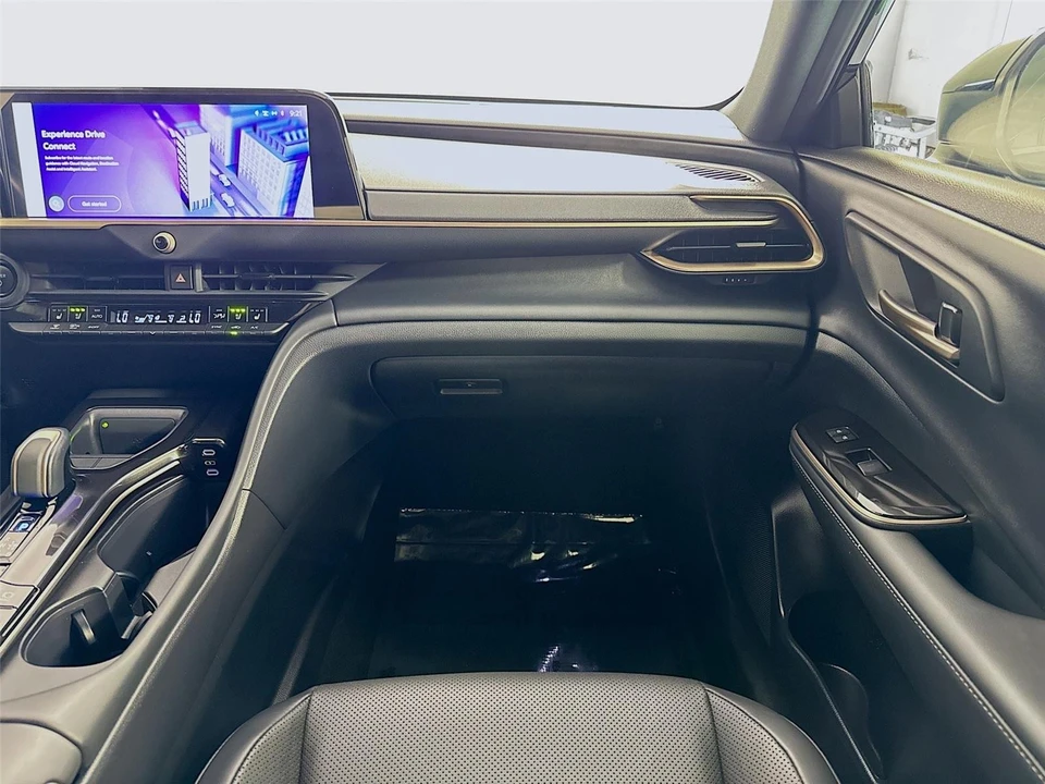 2025 Toyota Crown 16th Gen - Image 24 of 31