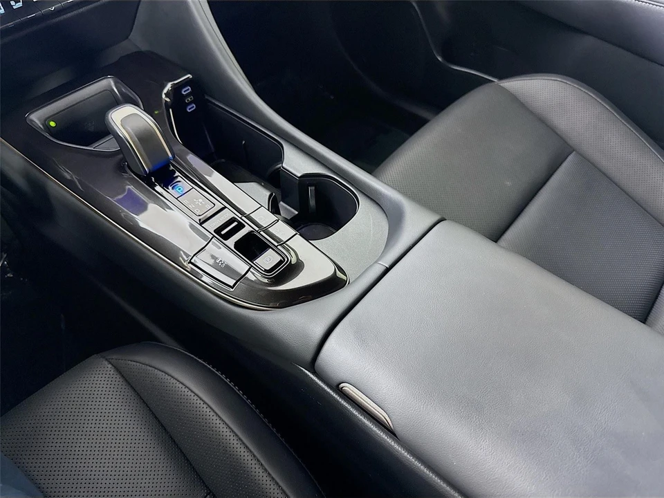 2025 Toyota Crown 16th Gen - Image 9 of 31
