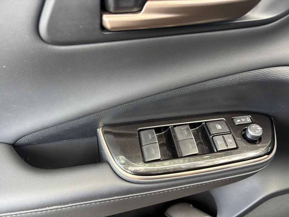 2025 Toyota Crown 16th Gen - Image 20 of 31