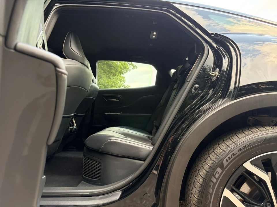 2025 Toyota Crown 16th Gen - Image 27 of 31