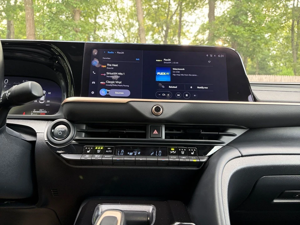 2025 Toyota Crown 16th Gen - Image 18 of 31