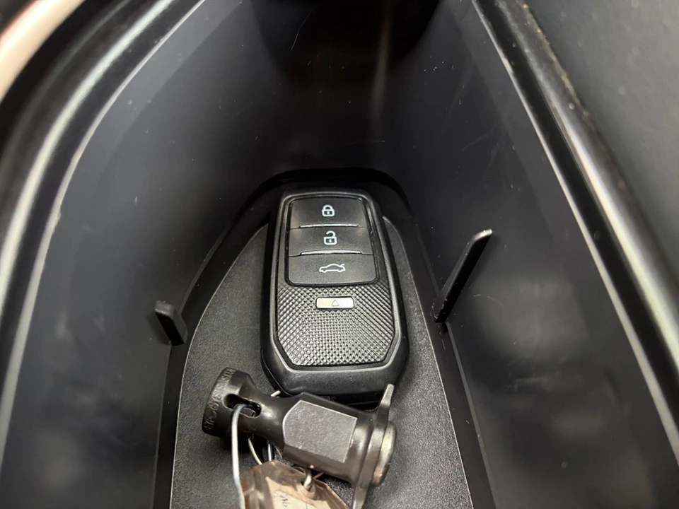2025 Toyota Crown 16th Gen - Image 22 of 31