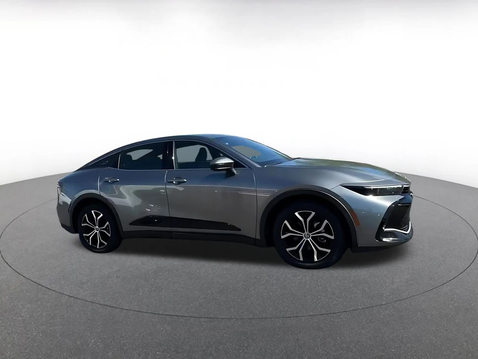 2025 Toyota Crown 16th Gen - Image 2 of 31