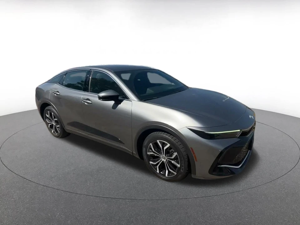 2025 Toyota Crown 16th Gen - Image 2 of 31