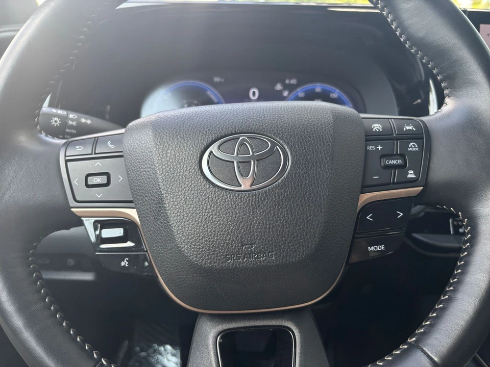 2025 Toyota Crown 16th Gen - Image 30 of 31