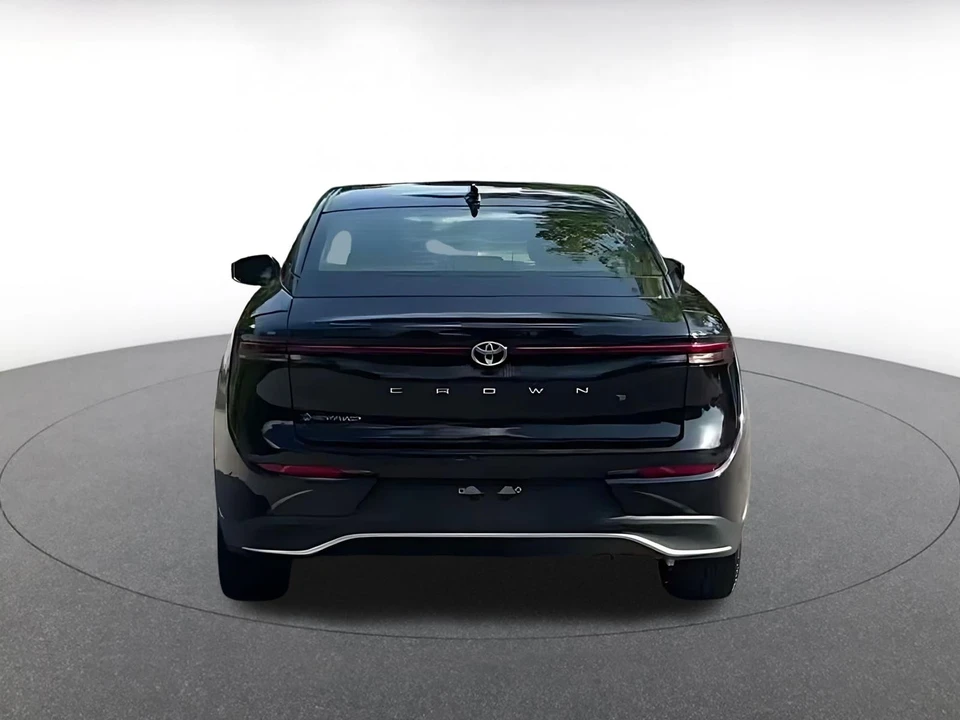 2025 Toyota Crown 16th Gen - Image 8 of 31