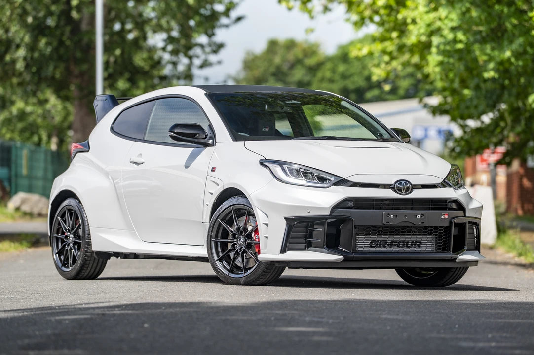 2025 Toyota Yaris - Image 12 of 31