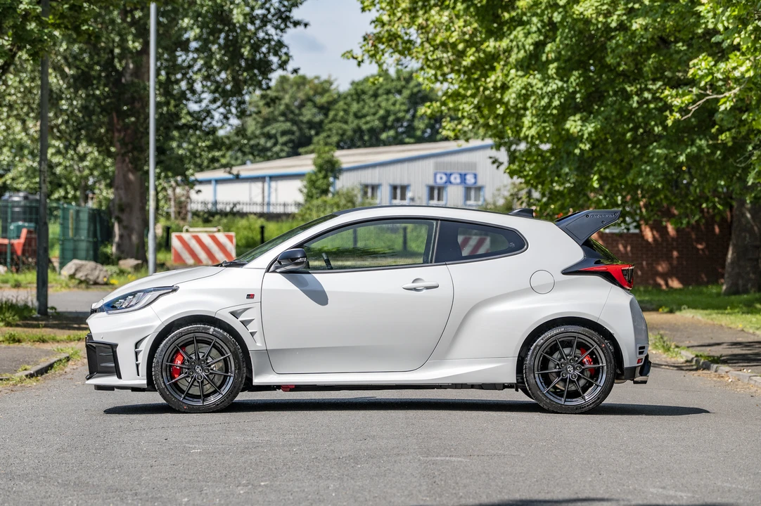 2025 Toyota Yaris - Image 9 of 31