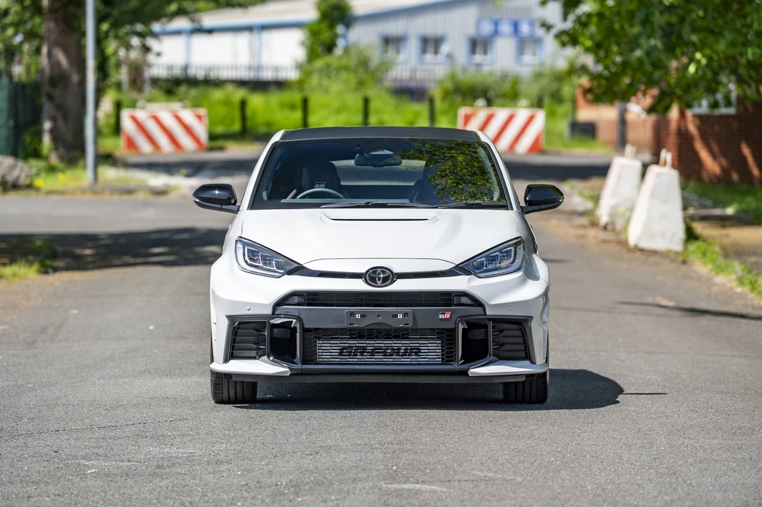 2025 Toyota Yaris - Image 3 of 31