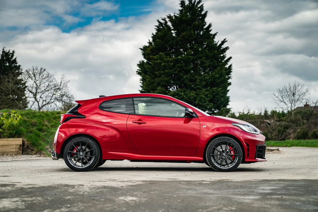 2025 Toyota Yaris - Image 12 of 31