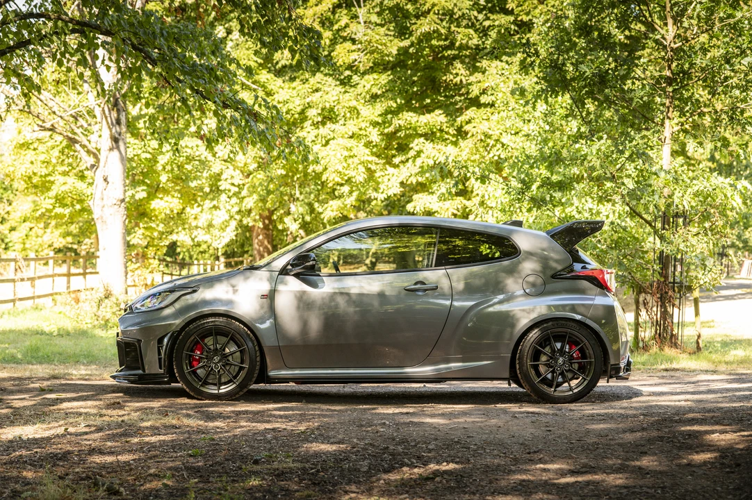 2025 Toyota Yaris - Image 12 of 31