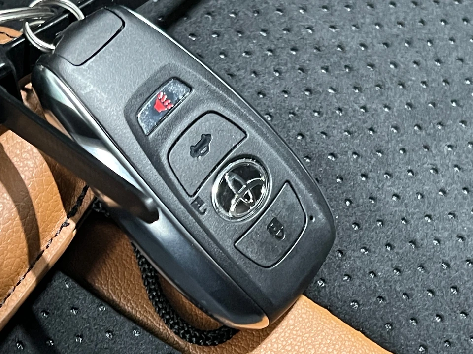 2025 Toyota GR86 2nd Gen - Image 8 of 31