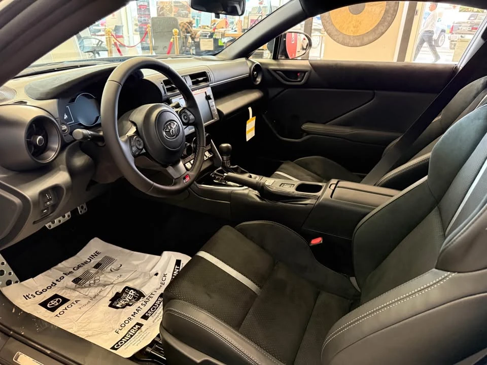 2025 Toyota GR86 2nd Gen - Image 6 of 12