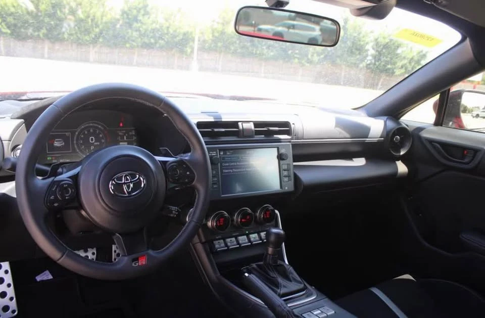 2025 Toyota GR86 2nd Gen - Image 14 of 16