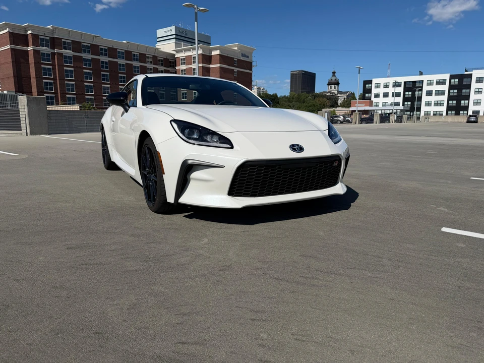2025 Toyota GR86 2nd Gen - Image 14 of 31