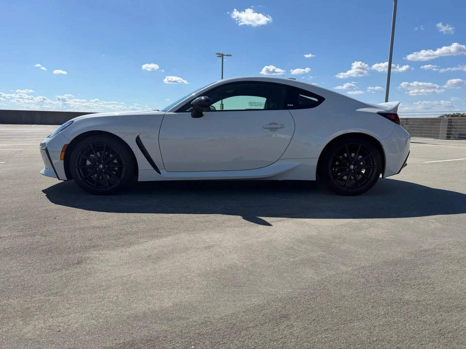 2025 Toyota GR86 2nd Gen - Image 9 of 31