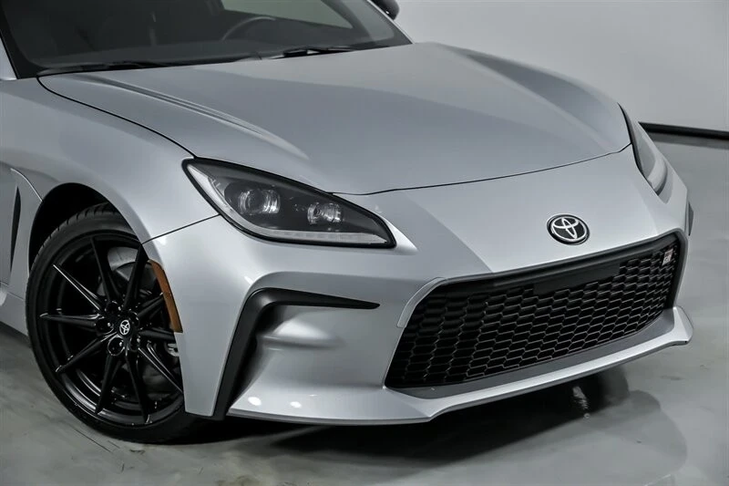 2025 Toyota GR86 2nd Gen - Image 3 of 12