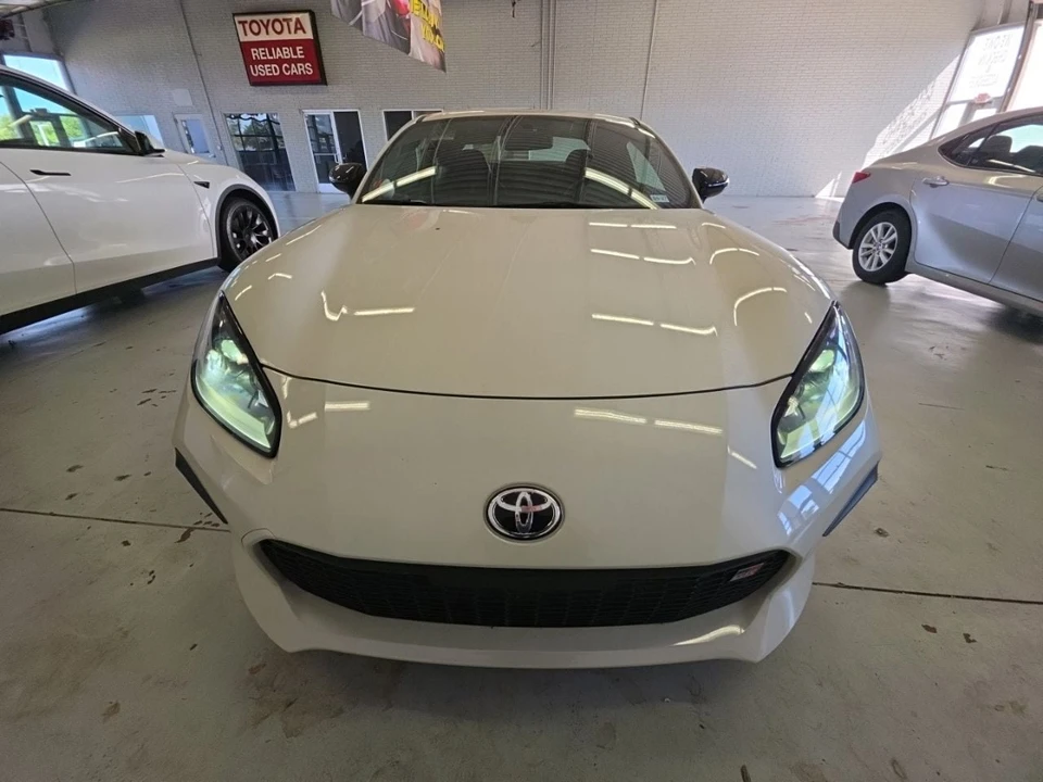 2025 Toyota GR86 2nd Gen - Image 2 of 13