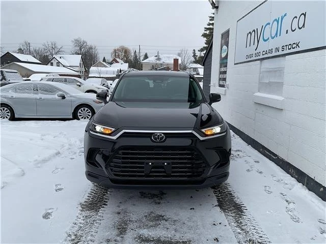 2025 Toyota Highlander - Image 7 of 15