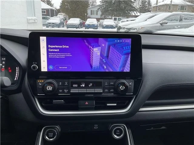 2025 Toyota Highlander - Image 13 of 15