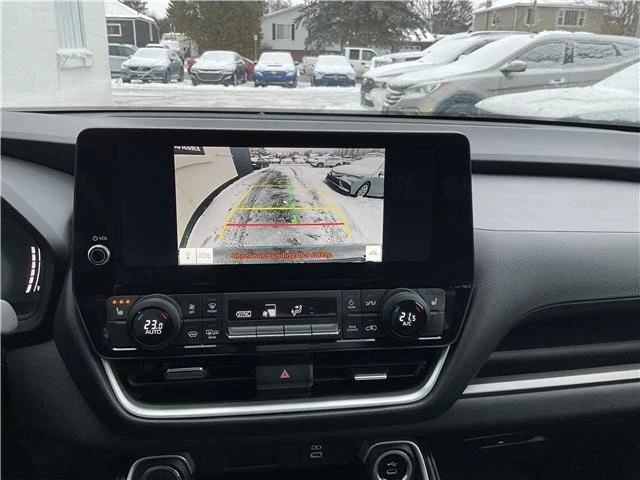 2025 Toyota Highlander - Image 14 of 15
