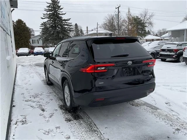 2025 Toyota Highlander - Image 5 of 15