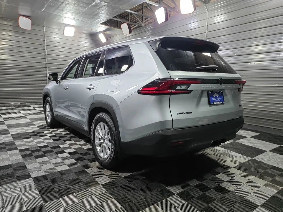 2025 Toyota Highlander - Image 7 of 21