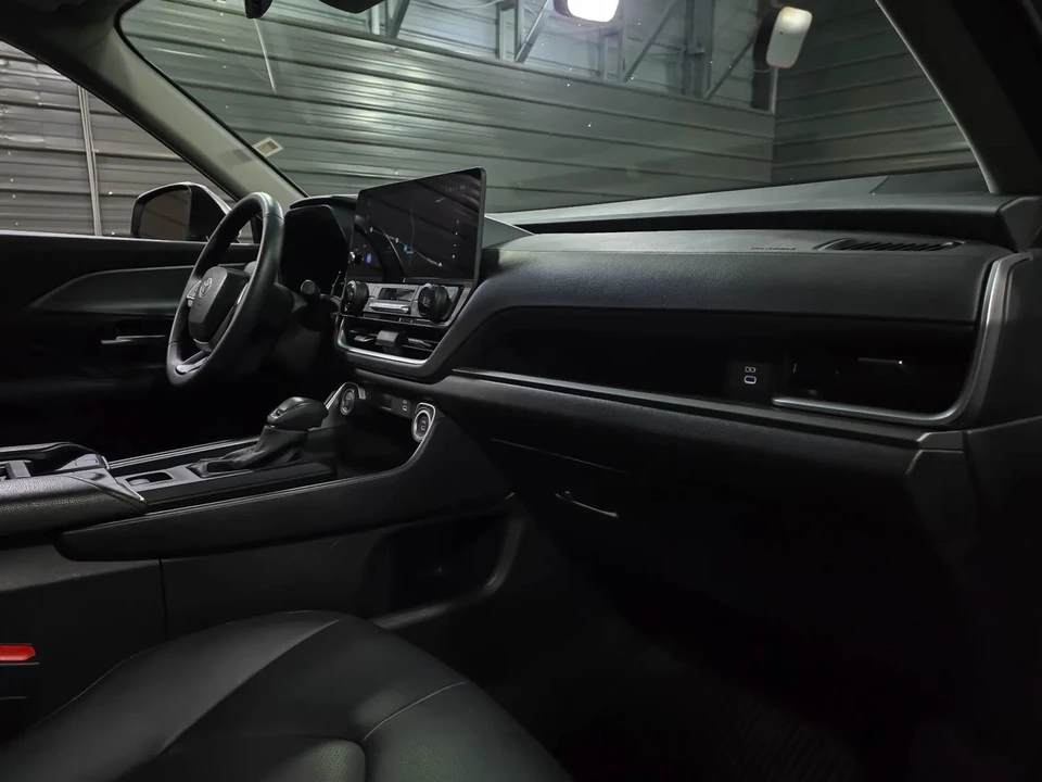 2025 Toyota Highlander - Image 12 of 21