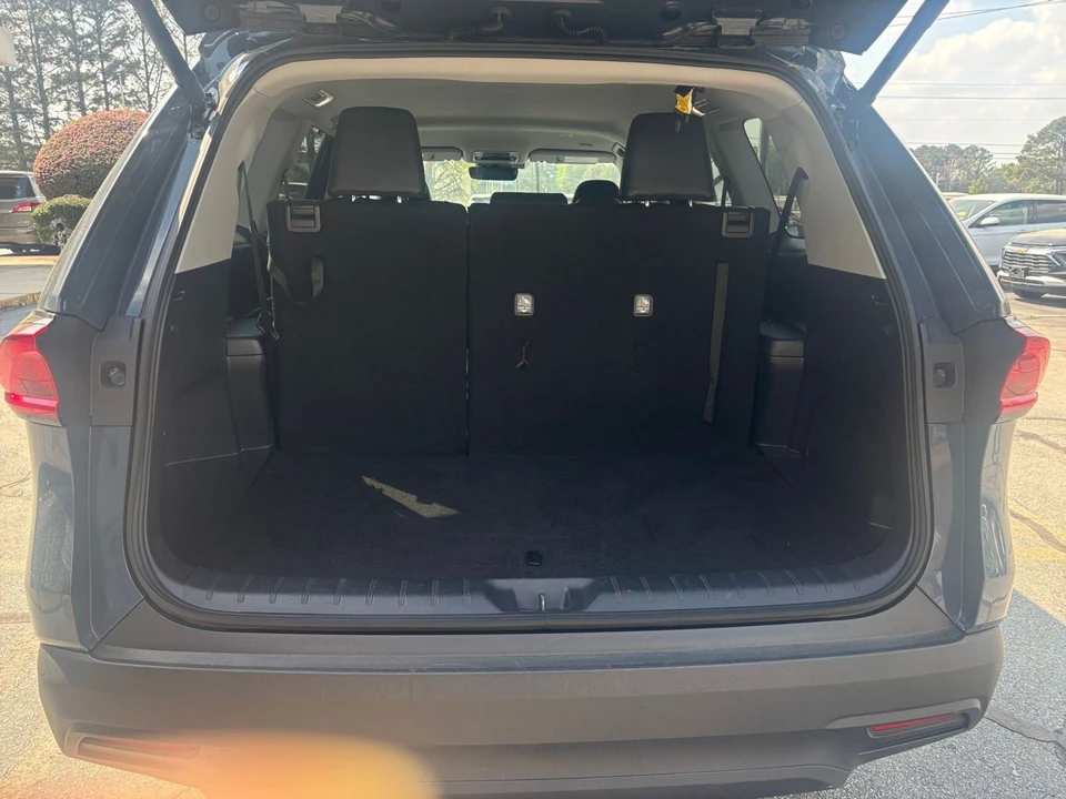 2025 Toyota Highlander - Image 27 of 31