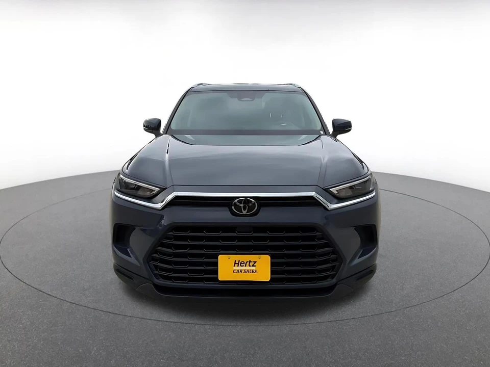 2025 Toyota Highlander - Image 4 of 31