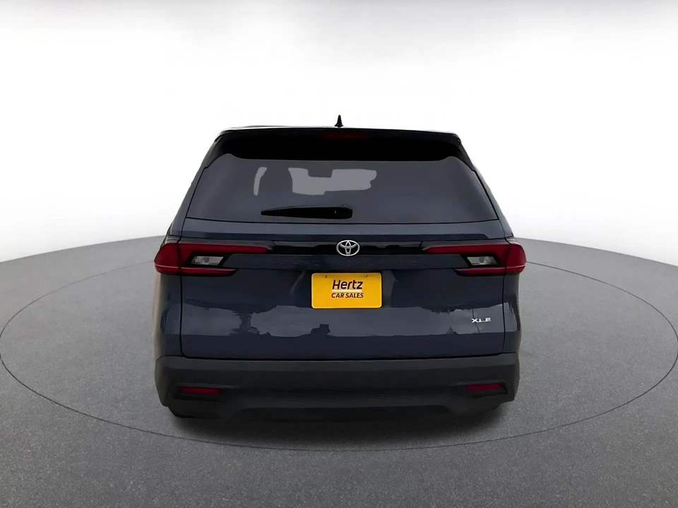 2025 Toyota Highlander - Image 14 of 31