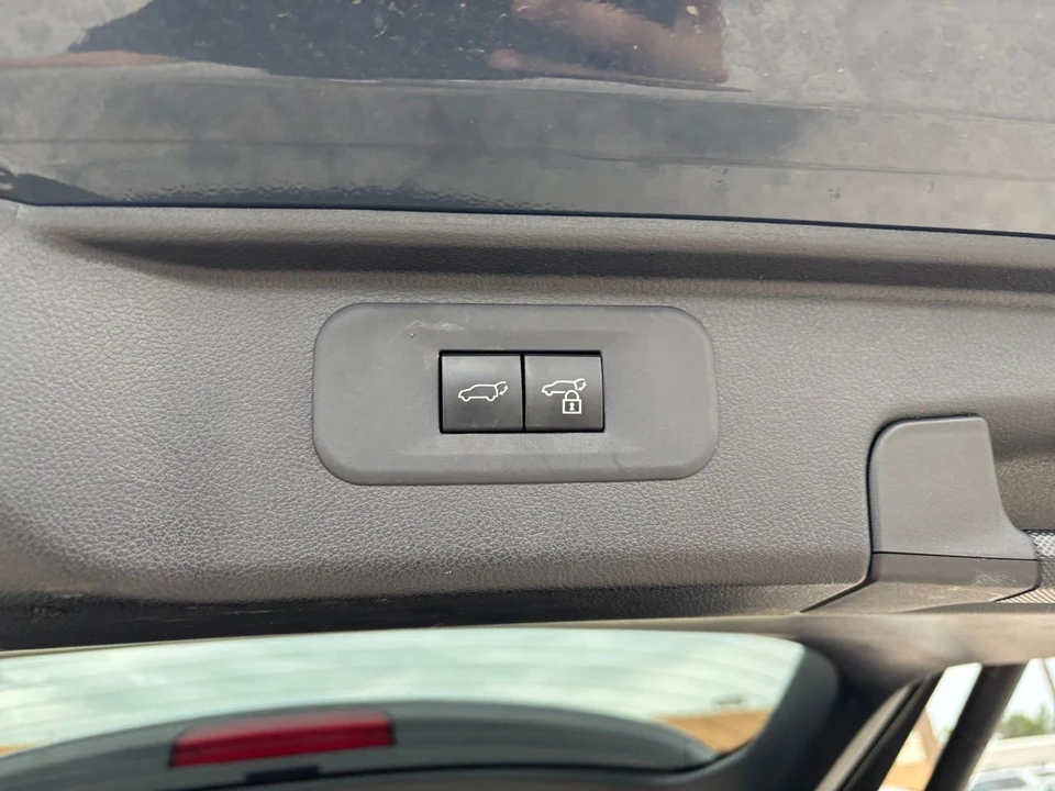 2025 Toyota Highlander - Image 24 of 31