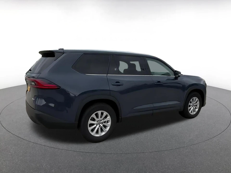 2025 Toyota Highlander - Image 17 of 31